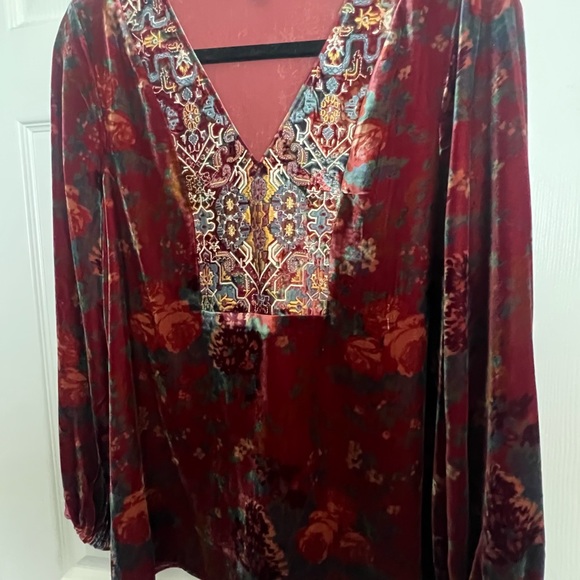 Sundance Velvet Top - Picture 2 of 3